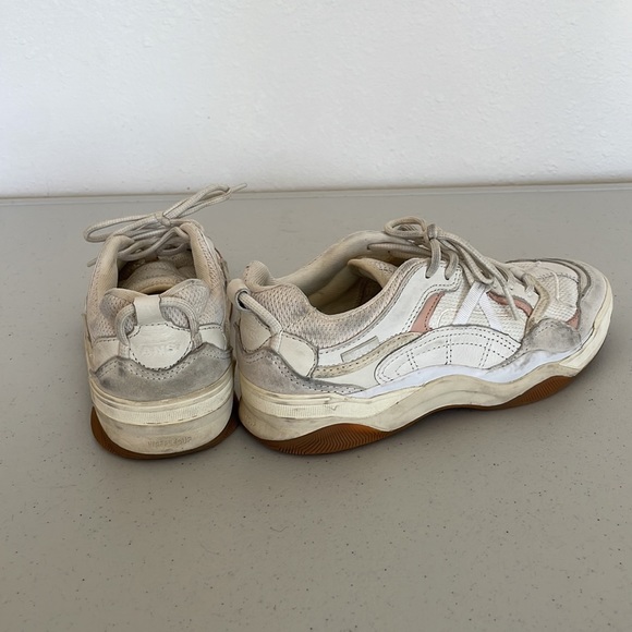 Vans Varix WC Sneakers in white and pink - Picture 8 of 9